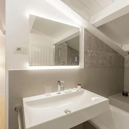 公寓 Duomo 10min ☆☆☆☆☆ Shopping&relax Ac Wifi Balcony *